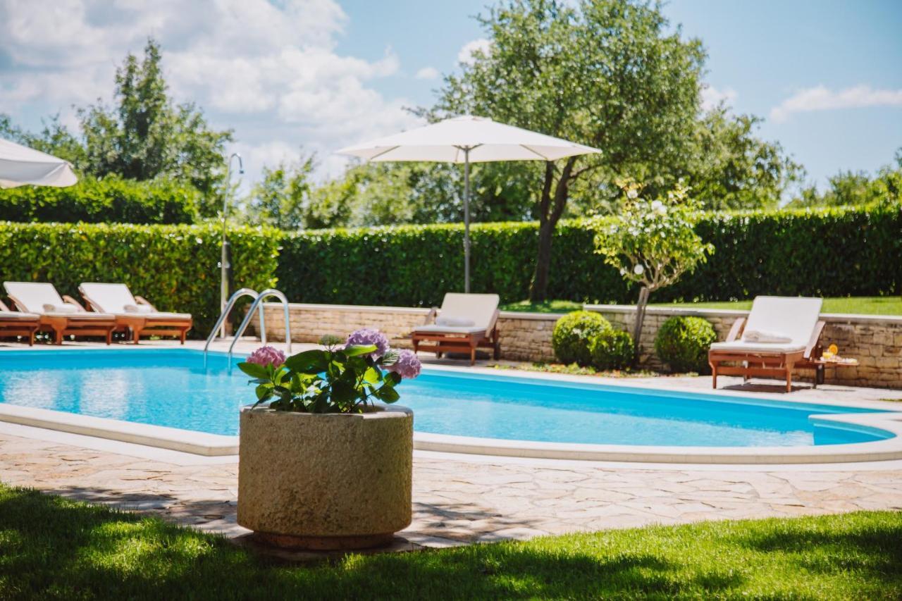Villa Kringa Tinjan Zewnętrze zdjęcie