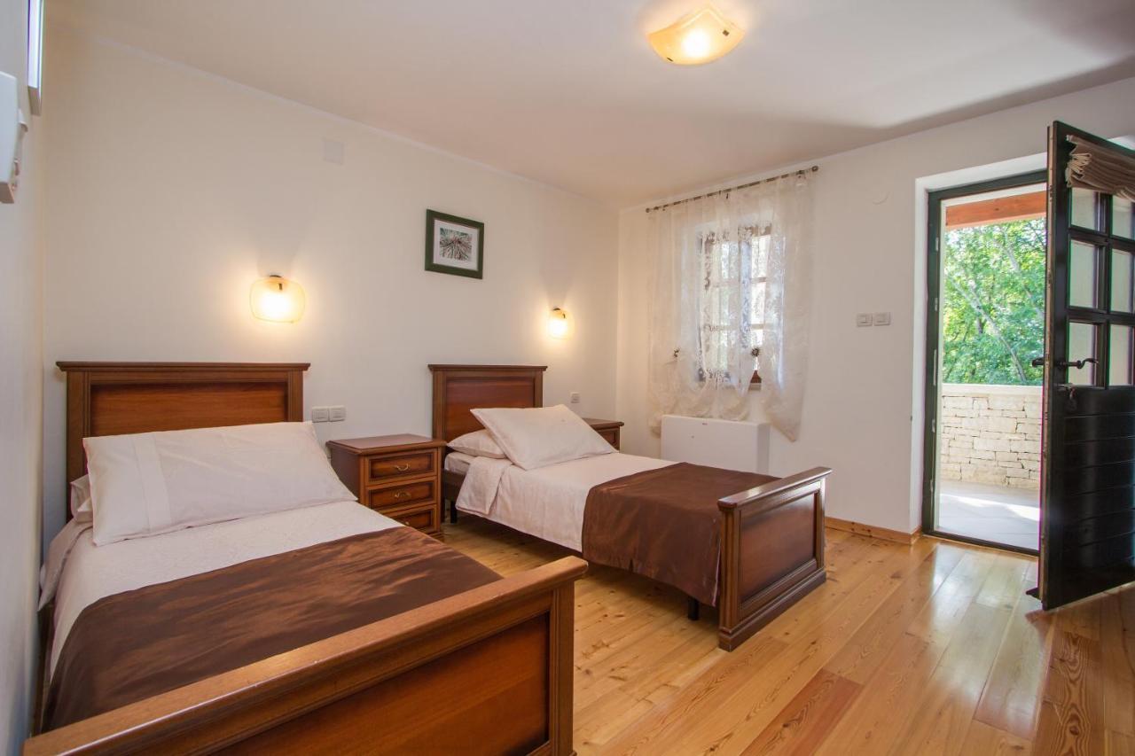 Villa Kringa Tinjan Zewnętrze zdjęcie