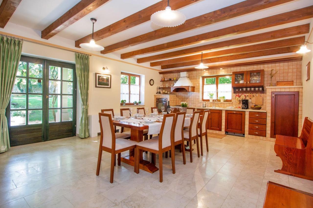 Villa Kringa Tinjan Zewnętrze zdjęcie