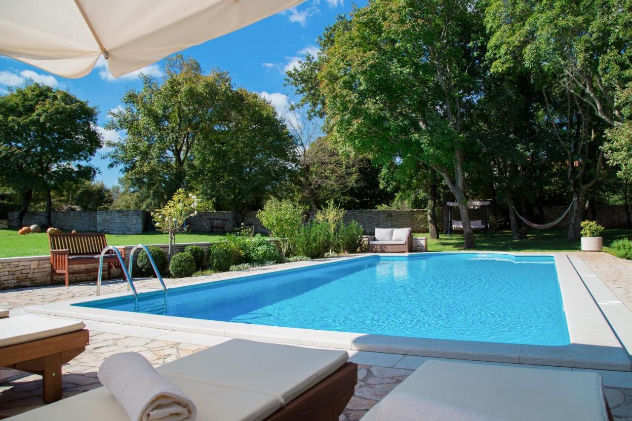 Villa Kringa Tinjan Zewnętrze zdjęcie