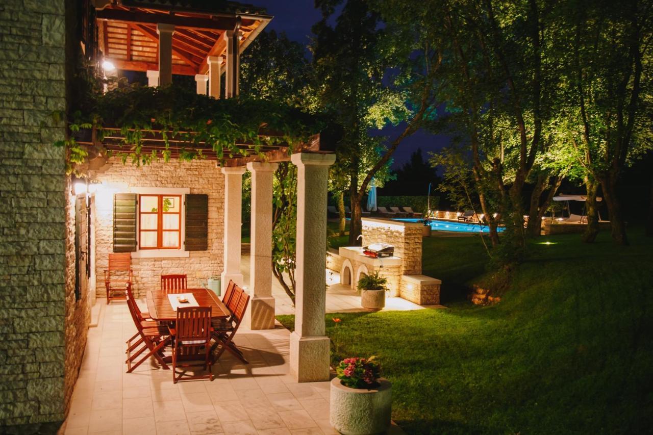 Villa Kringa Tinjan Zewnętrze zdjęcie